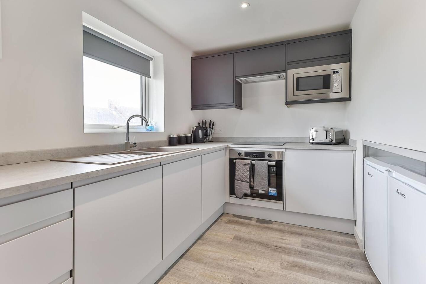 Newly Renovated 3 Bed 2 Bath Apartment & Parking Sheffield Eksteriør billede