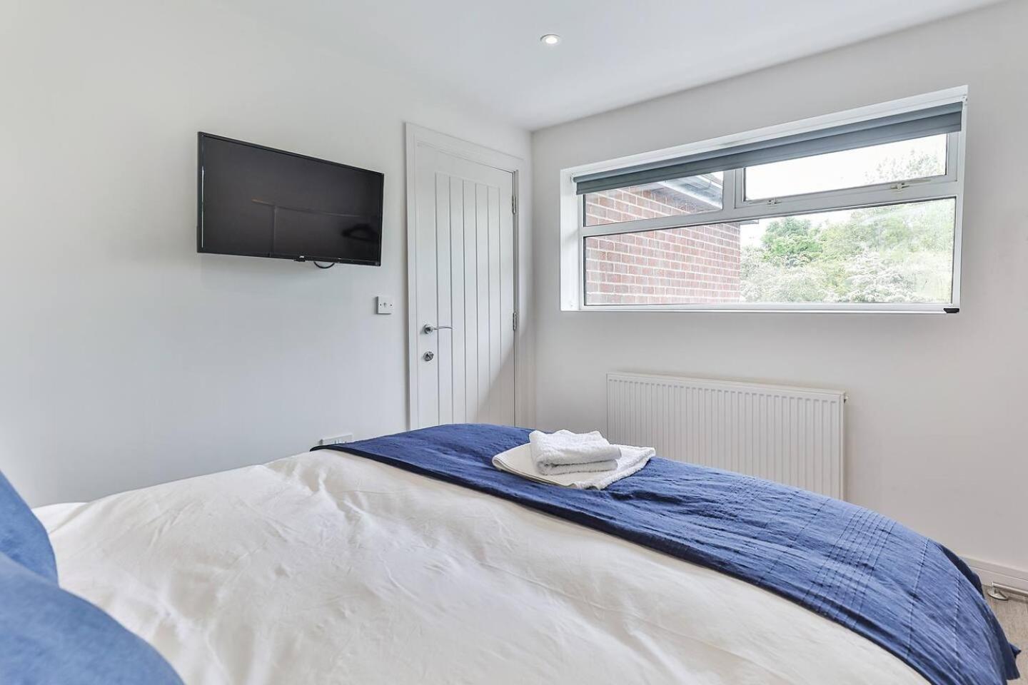 Newly Renovated 3 Bed 2 Bath Apartment & Parking Sheffield Eksteriør billede