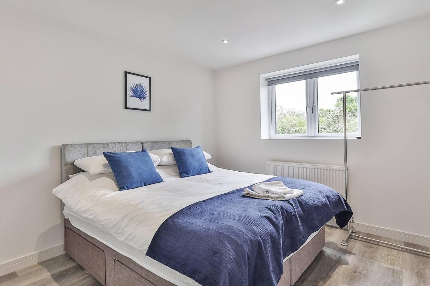 Newly Renovated 3 Bed 2 Bath Apartment & Parking Sheffield Eksteriør billede